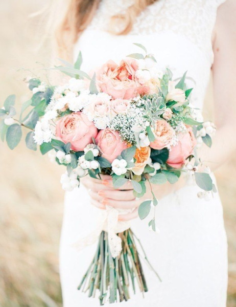 DIY-Brautstrauß aus frischen Blumen. So geht's, Foto