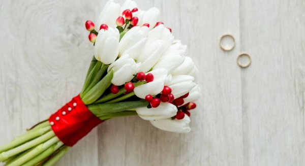 DIY-Brautstrauß aus frischen Blumen. So geht's, Foto