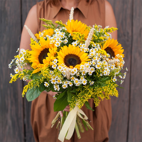 Wunderschöne, handgefertigte Sträuße aus Wildblumen. Foto