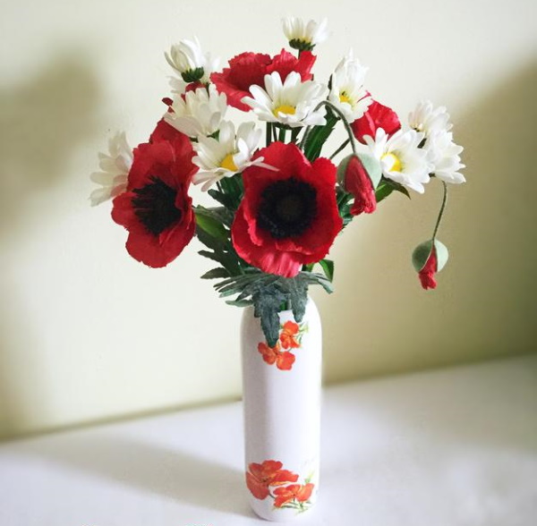Wunderschöne, handgefertigte Sträuße aus Wildblumen. Foto