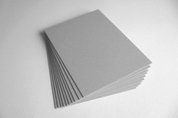 So basteln Sie einen Papierkranich aus Origamipapier