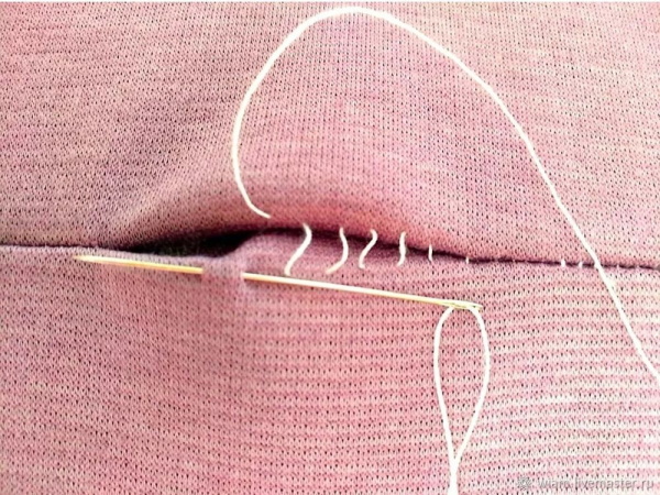 So nähen Sie ein Loch ohne Naht an Hosen, Jacken, Jeans, Pullovern und T-Shirts von Hand