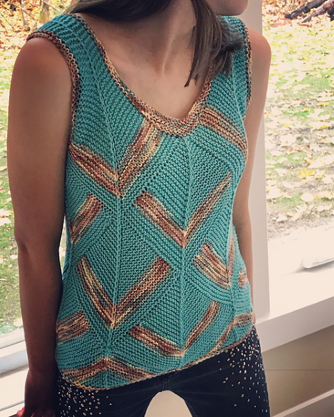 Mit Stricknadeln aus Baumwolle gestrickte Sommerblusen mit Beschreibung