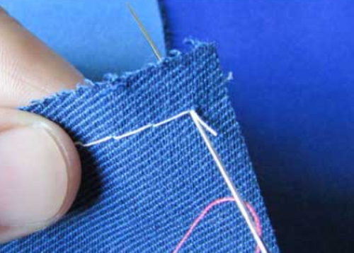 So führen Sie einen Overlockstich von Hand auf einer Maschine aus