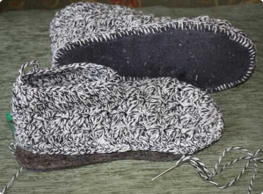 Gestrickte Hausschuhe mit Filzsohle für Anfänger. Schema