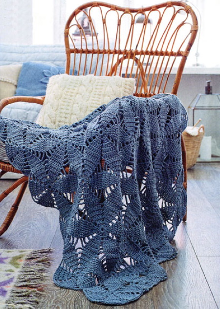Gestrickte Tagesdecke für ein Sofa, gehäkelt. Schema mit Beschreibung