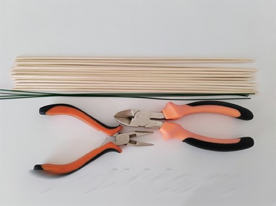 DIY-Garnknäuel-Blumenstrauß am Spieß