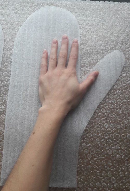 DIY-Fäustlinge aus gefilzter Wolle. Foto