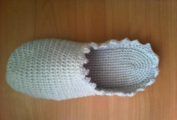 Gestrickte Hausschuhe mit Filzsohle für Anfänger. Schema