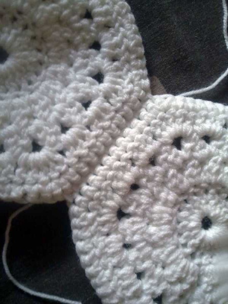 Gestrickte Hausschuhe mit Filzsohle für Anfänger. Schema
