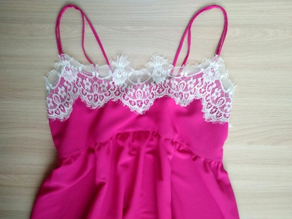 Camicie da notte per donna. Modelli su come cucire cotone, viscosa, seta con pizzo, coppe, maniche