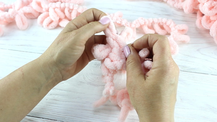 Garn zum Handstricken ohne Stricknadeln. Namen, wie man strickt