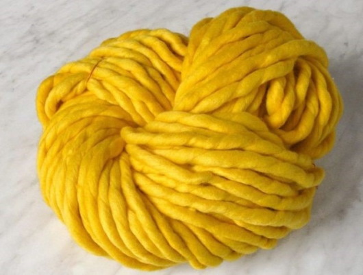 Garn zum Handstricken ohne Stricknadeln. Namen, wie man strickt