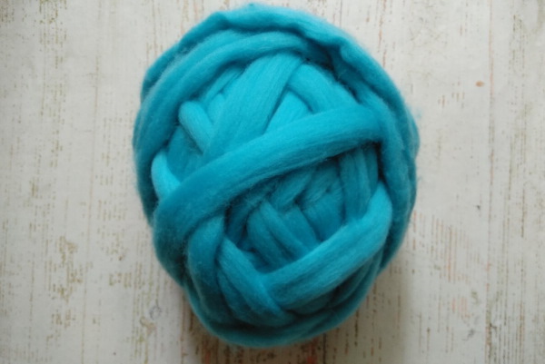 Garn zum Handstricken ohne Stricknadeln. Namen, wie man strickt