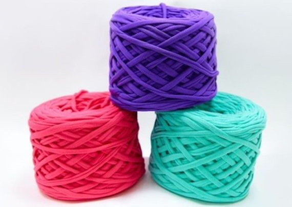 Garn zum Handstricken ohne Stricknadeln. Namen, wie man strickt
