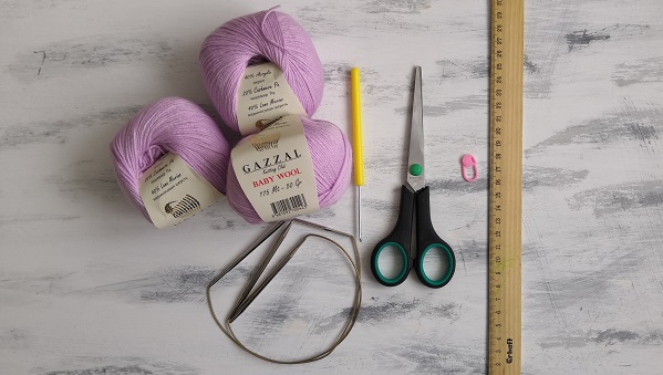 Stricken für Kinder bis zu einem Jahr mit Stricknadeln, Häkelnadel, für Jungen, Mädchen. Schemata
