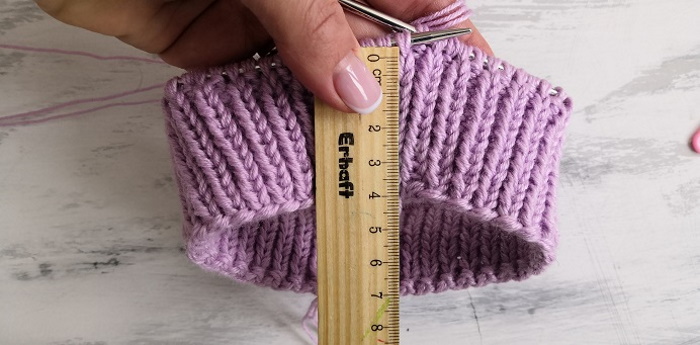 Stricken für Kinder bis zu einem Jahr mit Stricknadeln, Häkelnadel, für Jungen, Mädchen. Schemata