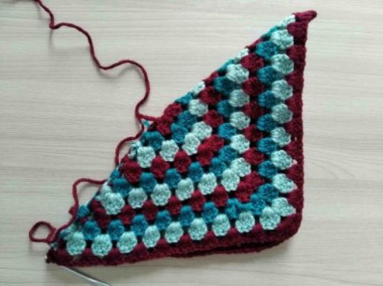 Gestrickte Hausschuhe gehäkelt. Schemata und Beschreibungen, Modelle, Fotos, Meisterkurse