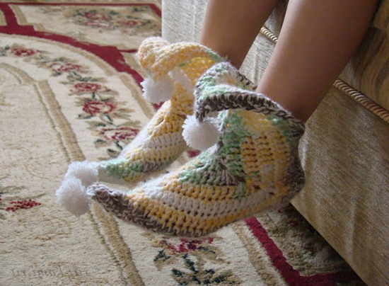 Gestrickte Hausschuhe gehäkelt. Schemata und Beschreibungen, Modelle, Fotos, Meisterkurse