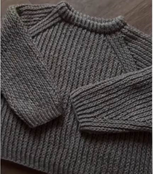 Übergroßer Pullover gestrickt. Schemata, Beschreibung für Frauen