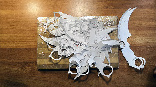 Karambit aus Pappe. Wie man mit eigenen Händen ein Messer herstellt