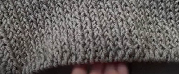 Übergroßer Pullover gestrickt. Schemata, Beschreibung für Frauen