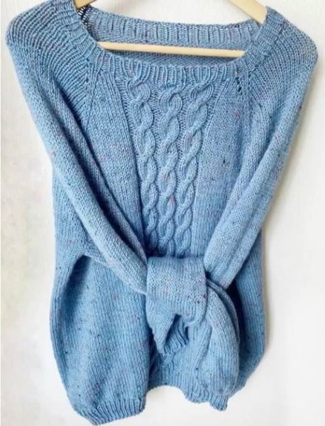 Übergroßer Pullover gestrickt. Schemata, Beschreibung für Frauen