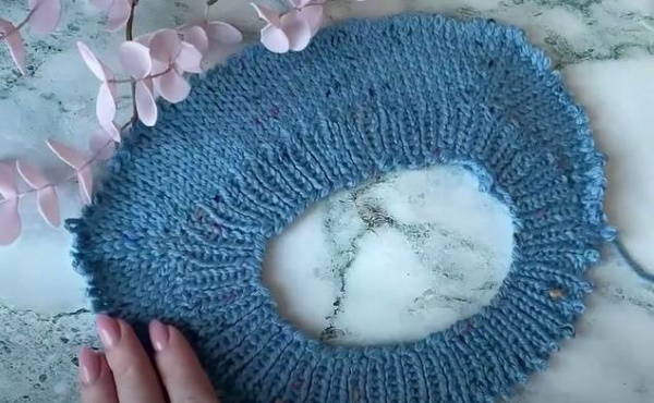 Übergroßer Pullover gestrickt. Schemata, Beschreibung für Frauen