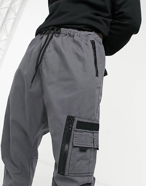 So messen Sie die Schrittlänge bei Hosen, Overalls und Shorts