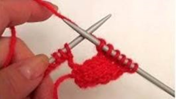 Ährchenmuster-Stricknadeln. Schema und Beschreibung der länglichen Schleifen, durchbrochen