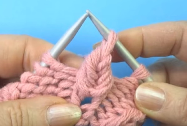 Ährchenmuster-Stricknadeln. Schema und Beschreibung der länglichen Schleifen, durchbrochen