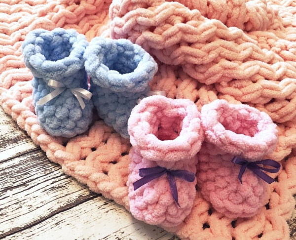 Stricken mit den Händen aus dickem Garn für Anfänger: Decke, Schal, Snood, für Kinder