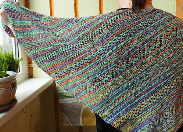 Baktus mit Stricknadeln mit Vorderseite aus der Ecke für Anfänger