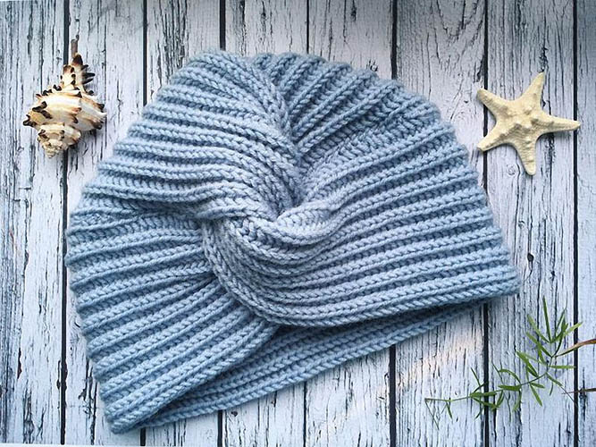 So stricken Sie mit Stricknadeln eine Turbanmütze für eine Frau. Neue Modelle, Diagramme, Beschreibung