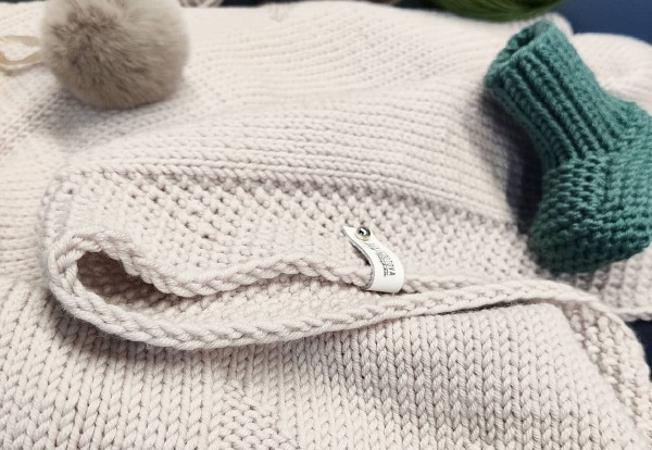 So stricken Sie eine Randschlaufe mit Stricknadeln für Anfänger