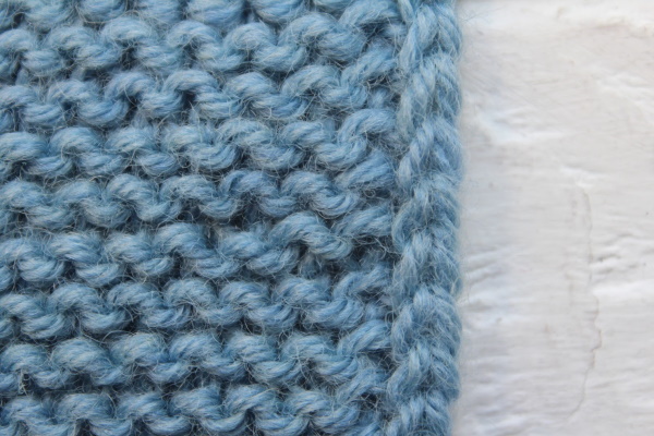 So stricken Sie eine Randschlaufe mit Stricknadeln für Anfänger