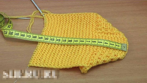 Fußabdrücke auf zwei Stricknadeln ohne Naht. Beschreibung und Diagramm