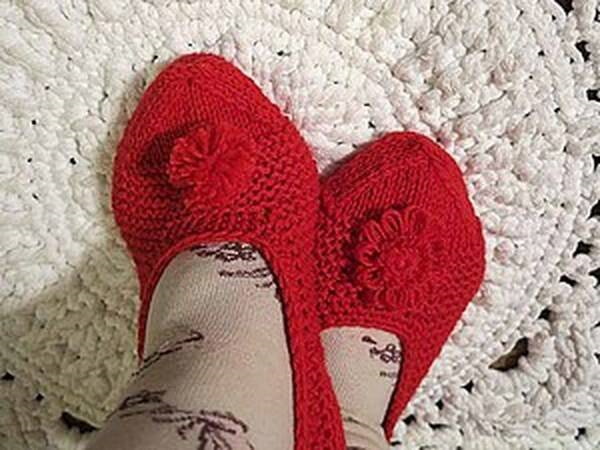 Gestrickte Hausschuhe für Anfänger Schritt für Schritt mit Beschreibung