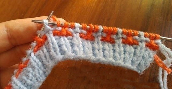 Gestrickte Hausschuhe für Anfänger Schritt für Schritt mit Beschreibung