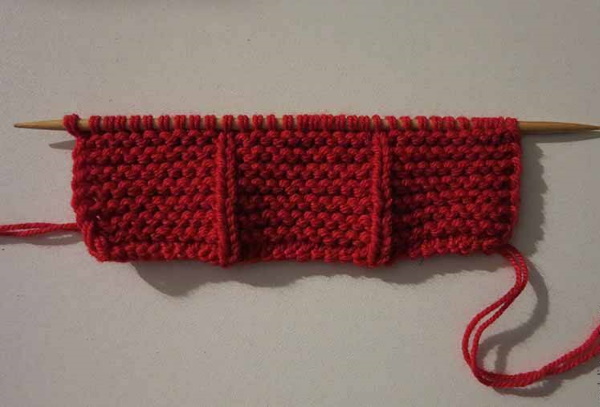 Gestrickte Hausschuhe für Anfänger Schritt für Schritt mit Beschreibung