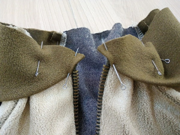 So nähen Sie einen Damen-Hoodie. Muster mit Reißverschluss, lang, isoliert