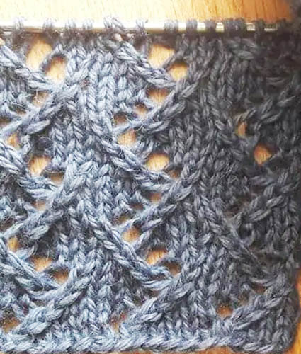 Stricknadeln mit Zickzackmuster. Schema und Beschreibung der horizontalen, vertikalen, durchbrochenen Streifen