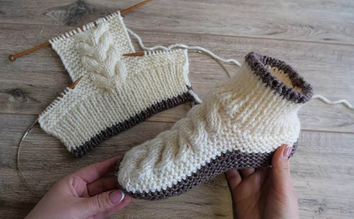 Socken stricken auf 4 Nadeln mit einer Beschreibung für Anfänger