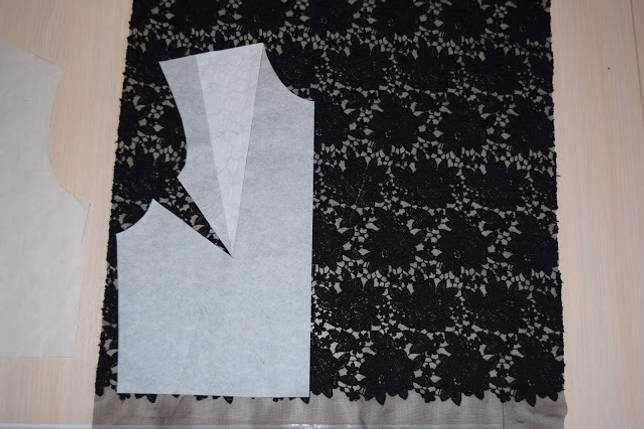 Schnittmuster eines Dessous-Tops Gr. 42-44-46 mit Spitze, Cups, Rüschen, Sport