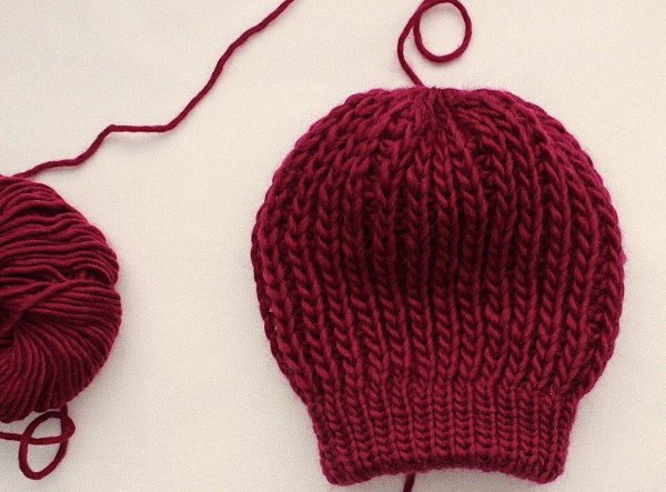 Doppelt elastisches Stricken. Strickmuster im Kreis für Anfänger