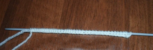 Doppelt elastisches Stricken. Strickmuster im Kreis für Anfänger