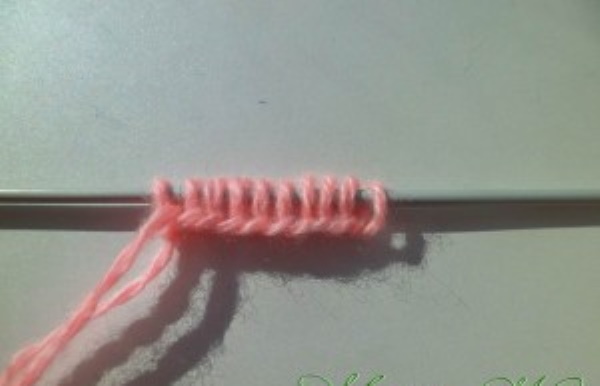 Doppelt elastisches Stricken. Strickmuster im Kreis für Anfänger