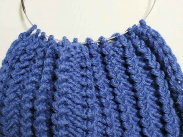 Französisches elastisches Stricken. Anleitung für Anfänger, Strickbeschreibung