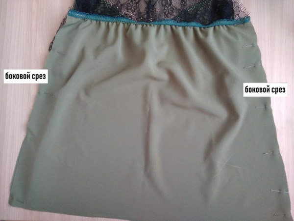 Damenpyjama mit Shorts. Muster: Seide, Baumwolle, Spitze mit T-Shirt, Top, Hemd