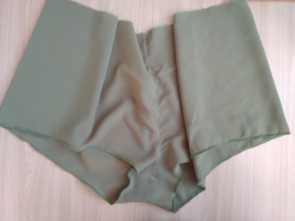 Damenpyjama mit Shorts. Muster: Seide, Baumwolle, Spitze mit T-Shirt, Top, Hemd